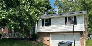 COMING SOON! Beautiful House in Tates Creek! 3 BR, 2.5 Baths, Finished Basement  Garage Gallery 1