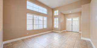 Beautifully Updated 3 Bedroom Home with Designer Kitchen & Cozy Fireplace Gallery 7