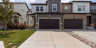 Great 3 Bed 3.5 Bath Townhome in Bluffdale!! Gallery 1