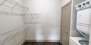 Met on 7th Gallery 45