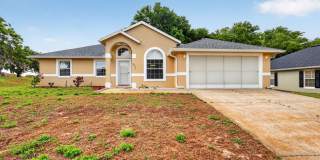 Available Now! Move-In Ready 3BR Home with Florida Room & Shed Gallery 1