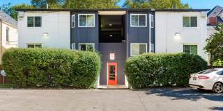 Spacious 1BR on The Near East Side Gallery 69