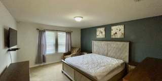 Spacious 5-Bed / 4.5-Bath Townhome w/ Private Pool & Sundeck in Gated Oakmont at Solterra Near Disney Gallery 23