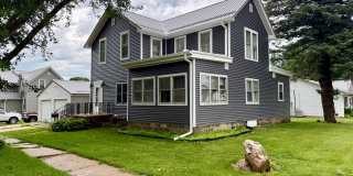 5-Bed 2-Bath House in Reinbeck Gallery 1