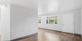 10th Ave. Apartments Gallery 24