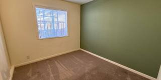 3-Bedroom, 1-Bathroom Home with Large Yard & Garage in South San Francisco Gallery 9