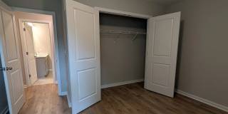 Room in 5 Bedroom Home at Reeves St Gallery 23
