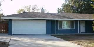 Charming 2-Bed, 1.5-Bath Home with 2-Car Garage in Hesperia, CA! Gallery 1