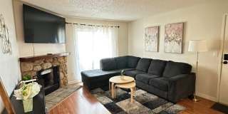 Bright & Updated 2Bd/1Ba Condo in Aurora Gallery 5