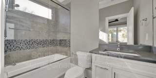 2011 Sharon Ave Gallery 32