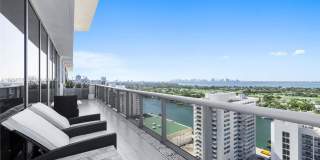 5875 Collins Avenue Gallery 31