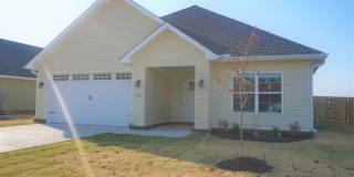 3 Bedroom, 2 Bath Home with Privacy Fence located in Valley View MAY 2025 Gallery 1