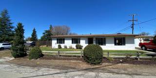 3 Bed/1 Bath with Large fenced yard in central Paso Robles near Highschool! Gallery 1