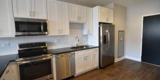 3833 N Broadway Gallery 49