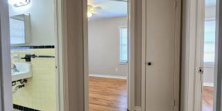 124 S Franklin Boulevard Gallery 15