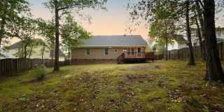 Wonderful 3 Bedroom, 2 Bath home, with 2 Car Garage, Huge Fenced-in yard, and Pet Friendly! Wonderful 3 Bedroom, 2 Bath home, with 2 Car Garage, Huge Fenced-in yard, and Pet Friendly! Gallery 18