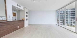 7601 E Treasure Dr Gallery 1