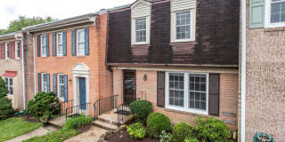 Convenient and Cozy townhome situated perfectly adjacent to the Merrifield Community. Gallery 1
