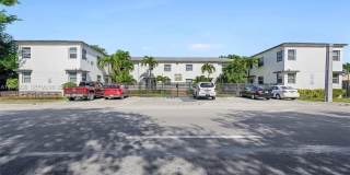 571 NE 82nd St Gallery 1