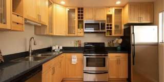 EPIC REA -Russian Hill Top Floor View 2 bed/2 bath condo w/ parking space & storage Gallery 15