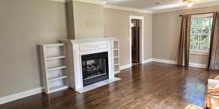 ****AVAILABLE NOW**** Gallery 4