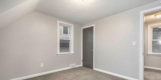 Stunning 2 bedroom home in Brookline available July 15! Gallery 26