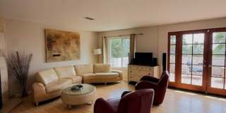 1.5 Bedrooms - 1.5 Bathrooms Split Level House -  Mt. Helix Artist’s Colony Executive Rental Gallery 11