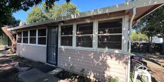 Cozy West Sac Cottage Gallery 1