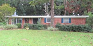 HUGE 4/2 - Walk to FSU! Available 2027!! HUGE 4/2 - Walk to FSU! Available 2027!! Gallery 1