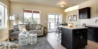 Chic artist-style lofts home with 3 bed 2.5 bath near Boise Greenbelt. Gallery 12