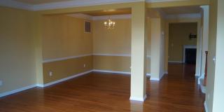 25575 AMERICA Square Gallery 6