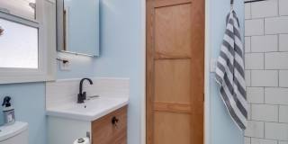 ***VACATION HOME AVAILABLE FROM MAY 15TH- OCTOBER 31ST*** MONTH TO MONTH Gallery 14