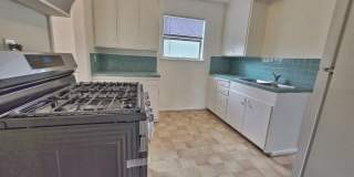 2 Bed 1 Bath Upperr unit apartment in a Duplex Gallery 8