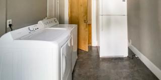 PRELEASING for AUGUST! Close to Campus Gallery 7