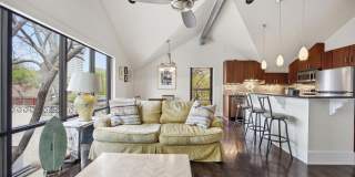 261 S Limestone Gallery 9