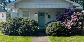 Wonderful Updated Classic Bungalow Walk or Bike to Med School, ETSU & Downtown Johnson City Gallery 1