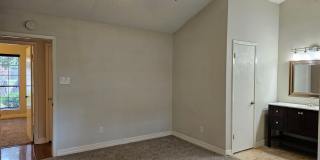 Lovely 3/2 in a great location! Gallery 19