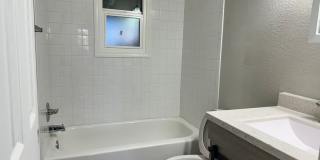 Refurbished Townhome Gallery 7