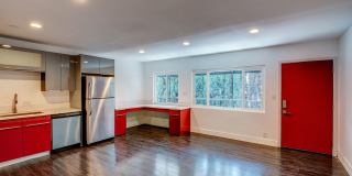 1321 W 36th Place Apartments Gallery 30