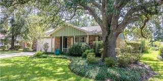 OCEAN SPRINGS - BEAUTIFUL HOME WITH POOL. AND SPACE FOR ENTERTAINING! Gallery 1