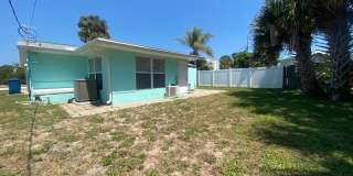 2/1.5 Beachside Bungalow Gallery 22