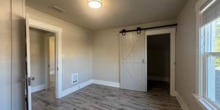 Huge 4 bedroom -A stones throw to PLU! Gallery 31