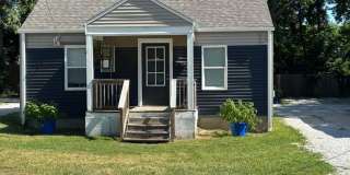 Charming 2 Bed 1 Bath House Gallery 1