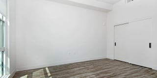 Huxley Gallery 13