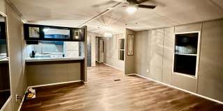 9 Illini East Gallery 1