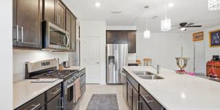 607 BLIND OAK Circle Gallery 7