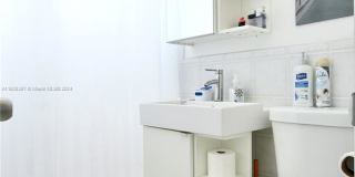 18076 Northeast 19th Avenue Gallery 14