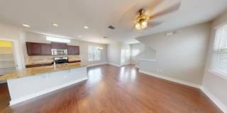 Gorgeous Condo in Edgewick - Minutes from Soco! Gallery 7