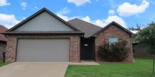 South Tyler-Whitehouse ISD!  Beautiful 3 Bedroom, 2 Bath Home Gallery 1