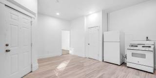 526 W Munson Gallery 30